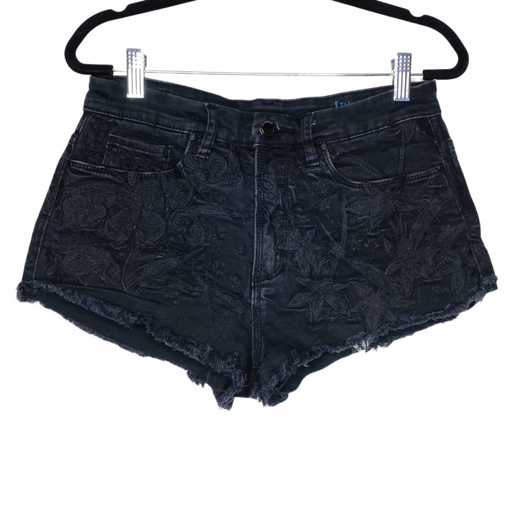 Blank NYC 💥Black on Black Floral Embroidered💥 Floral Denim Shorts Frayed 27
